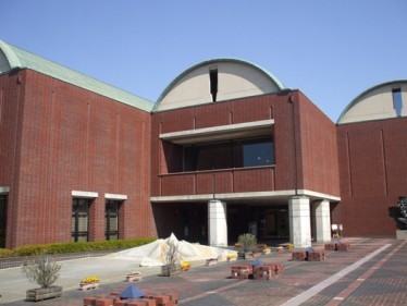 山梨県立文学館 講堂ステージンヤマナシ